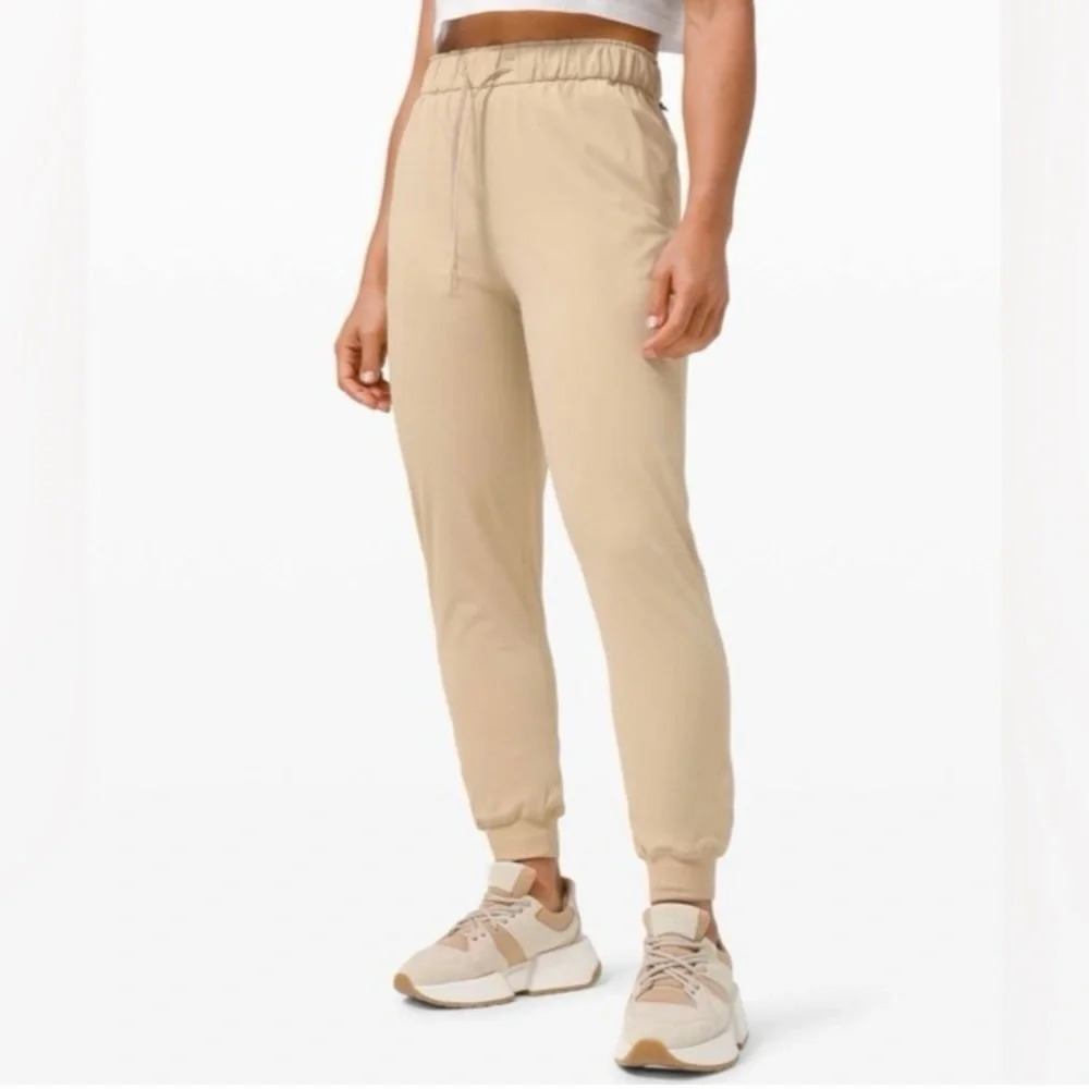 Lululemon Keep Moving Jogger